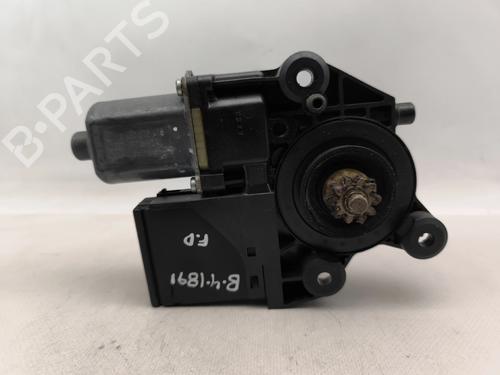 Used Right front window motor Right front window motor RENAULT MEGANE III Grandtour (KZ0/1) 1.5 dCi (KZ09, KZ0D, KZ1G, KZ29, KZ14, KZ1W, KZ10, KZ1F,... (110 hp) 32390452 32390452
