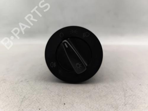 Used Headlight switch Headlight switch VW GOLF IV (1J1) 1.4 16V (75 hp) 31112428 31112428