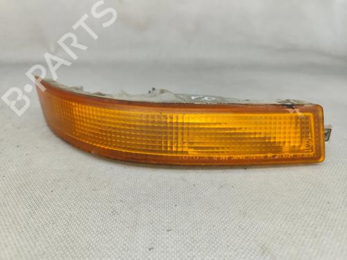 Clignotant avant droit TOYOTA COROLLA (_E10_) 1.3 XLI 16V (EE101) (88 hp) 32412697