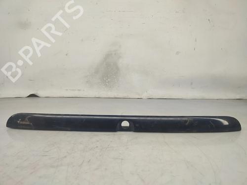 door-moulding-trim-audi-a4-b5-avant-8d5-1994-1995-1996-1997-1998-1999-2000-2001-2002-31930019 main image