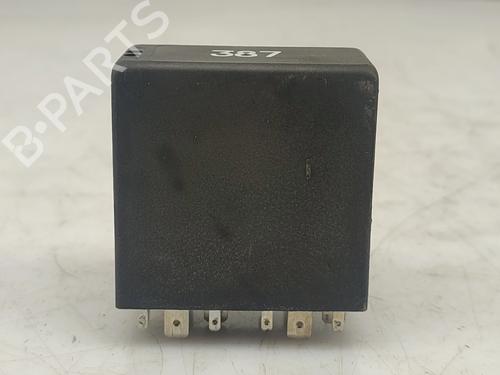 electronic-module-audi-a4-b5-avant-8d5-1994-1995-1996-1997-1998-1999-2000-2001-2002-31930029 main image