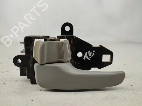 Venstre bagtil invendig håndtag MITSUBISHI L200 / TRITON (KA_T, KB_T) 2.5 DI-D 4WD (KB4T) (136 hp) 32029843