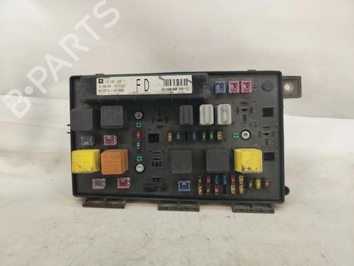Used Fuse box Fuse box OPEL ASTRA H (A04) 1.4 (L48) (90 hp) 32527474 32527474