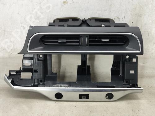 air-vent-jaguar-i-pace-x590-2018-32530296 main image