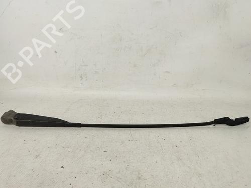 Used Front windshield wiper arm Front windshield wiper arm 31943789 31943789