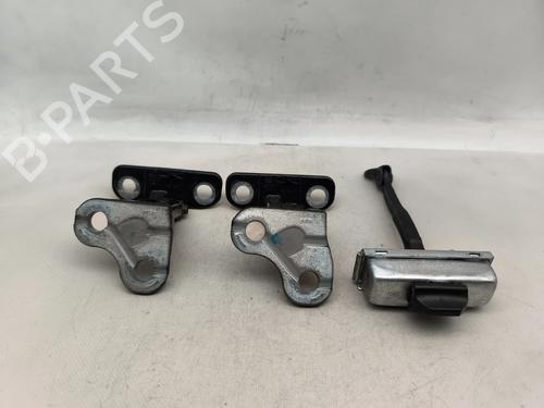 deurscharnierdeurvanger-jaguar-i-pace-x590-2018-32698843 main image