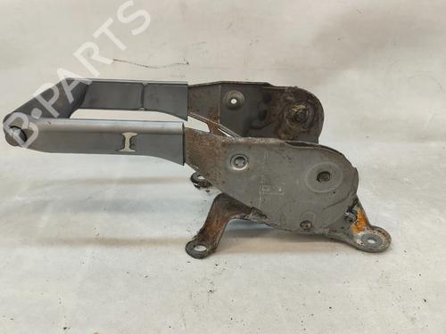 hand-brake-renault-megane-ii-saloon-lm01_-2003-30626484 main image