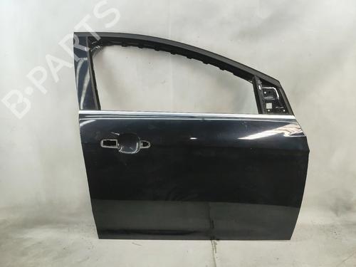 right-front-door-ford-focus-iii-saloon-2010-2011-2012-2013-2014-2015-2016-2017-2018-2019-2020-32698885 main image