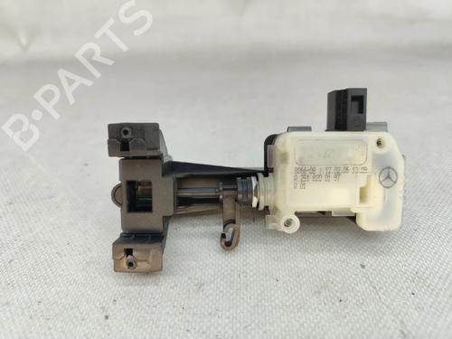 Used Fuel door actuator Fuel door actuator MERCEDES-BENZ R-CLASS (W251, V251) R 320 CDI 4-matic (251.125) (211 hp) 30571929 30571929