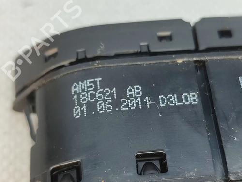 switch-ford-focus-iii-saloon-2010-2011-2012-2013-2014-2015-2016-2017-2018-2019-2020-32863281 main image