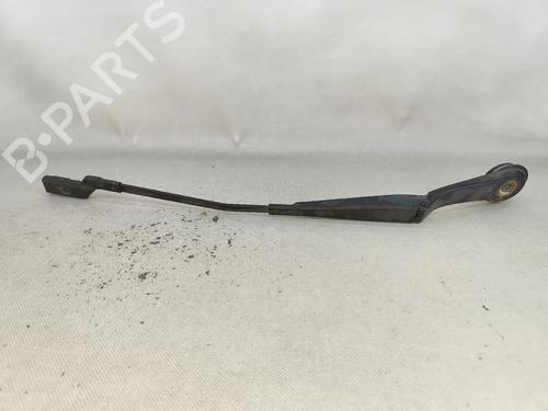 Used Front windshield wiper arm Front windshield wiper arm 32863305 32863305