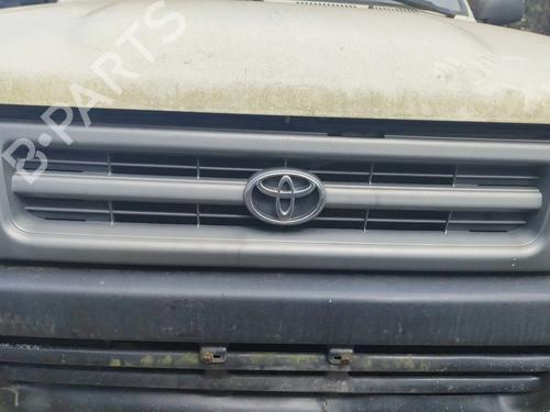 Grill TOYOTA HILUX V Pickup (_N8_, _N9_, _N10_, _N11_) 2.4 D (LN85, LN90) (80 hp) 32990198
