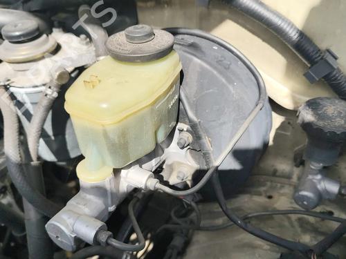 Used Servo brake TOYOTA HILUX V Pickup (_N8_, _N9_, _N10_, _N11_) 2.4 D (LN85, LN90) (80 hp) 32990208