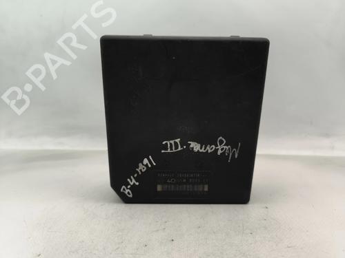 Used Fuse box Fuse box RENAULT MEGANE III Grandtour (KZ0/1) 1.5 dCi (KZ09, KZ0D, KZ1G, KZ29, KZ14, KZ1W, KZ10, KZ1F,... (110 hp) 31250751 31250751