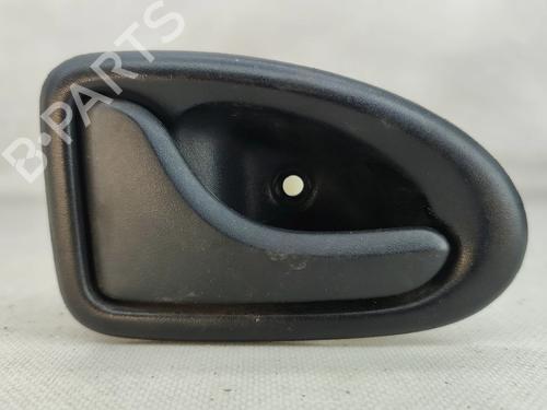 Venstre fortil invendig håndtag RENAULT MASTER II Van (FD) 2.8 dTI (FD0C, FD0F, FD2B, FD2F, FD3C, FD3F) (114 hp) 33001479