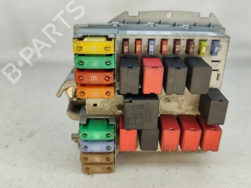 Used Fuse box Fuse box LANCIA MUSA (350_) 1.3 D Multijet (350.AXG11, 350.AXG1A) (90 hp) 33001503 33001503