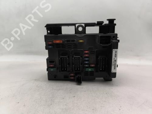 Used Fuse box Fuse box 33022313 33022313