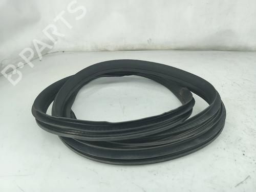 Gummiliste MERCEDES-BENZ CLA Coupe (C117) CLA 180 (117.342) (122 hp) 33043654