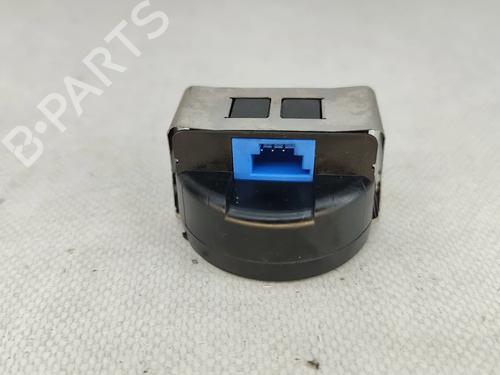 Used Electronic sensor Electronic sensor MERCEDES-BENZ CLA Coupe (C117) CLA 180 (117.342) (122 hp) 33043755 33043755
