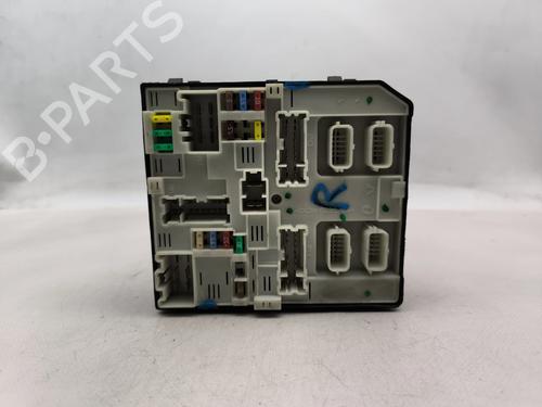 Used Fuse box Fuse box 33128483 33128483