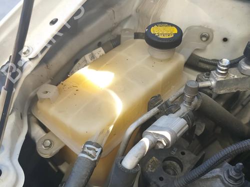 expansion-tank-toyota-prius-_w3_-2008-2009-2010-2011-2012-2013-2014-2015-2016-33210120 main image