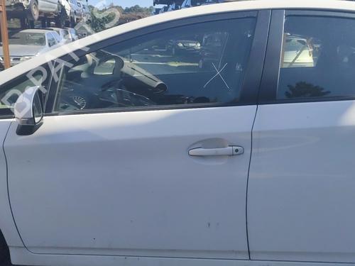 left-front-door-toyota-prius-_w3_-2008-2009-2010-2011-2012-2013-2014-2015-2016-33210117 main image