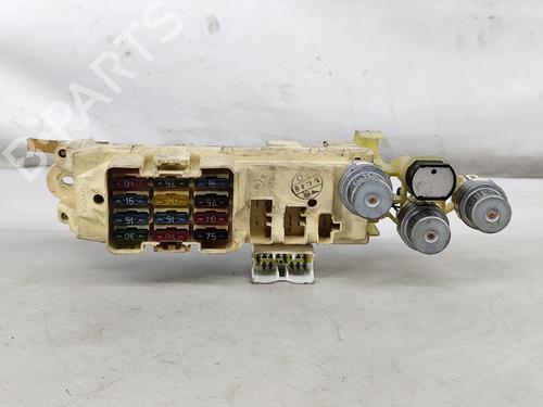 Used Fuse box Fuse box 30182381 30182381