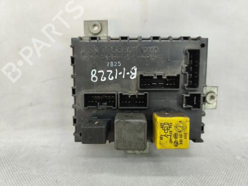 Used Fuse box Fuse box FIAT PUNTO Van (176_) 1.7 TD (71 hp) 26176556 26176556