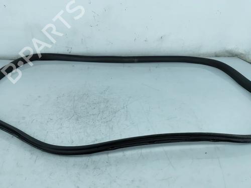 rubber-door-seal-renault-megane-iv-hatchback-b9amn_-2015-33174376 main image