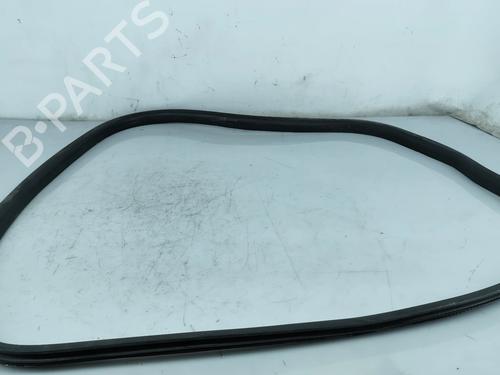 rubber-door-seal-renault-megane-iv-hatchback-b9amn_-2015-33174377 main image