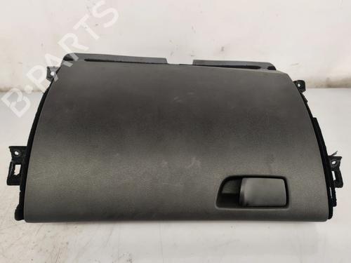 Used Glove box Glove box RENAULT MEGANE IV Hatchback (B9A/M/N_) 1.5 dCi 110 (B9A3) (110 hp) 33302894 33302894