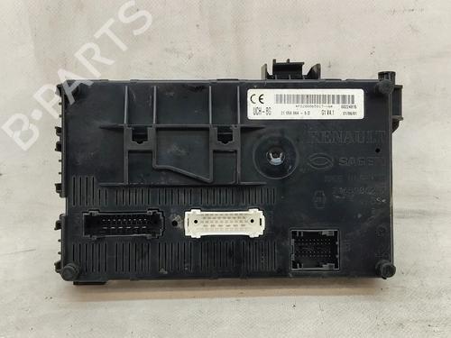 fuse-box-renault-clio-ii-hatchback-van-sb012_-1998-33303554 main image