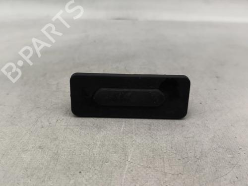Used Tailgate handle Tailgate handle RENAULT MEGANE IV Hatchback (B9A/M/N_) 1.5 dCi 110 (B9A3) (110 hp) 33304736 33304736