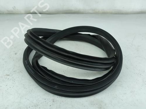 Used Rubber door seal Rubber door seal RENAULT CLIO V (B7_) 1.0 TCe 100 (B7MT) (101 hp) 33410754 33410754