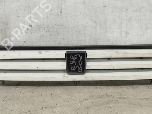 Used Grille Grille 33461972 33461972