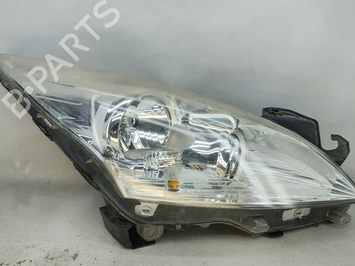 Used Right headlight Right headlight PEUGEOT 5008 (0U_, 0E_) 1.6 HDi (110 hp) 33461816 33461816