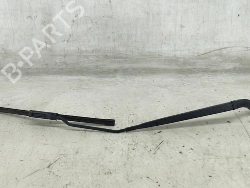Used Front windshield wiper arm Front windshield wiper arm RENAULT MEGANE IV Hatchback (B9A/M/N_) 1.5 dCi 110 (B9A3) (110 hp) 33618495 33618495