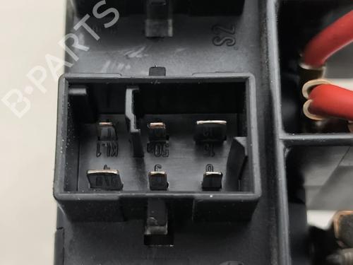 Fuse box VW PASSAT B5.5 Variant (3B6) 1.9 TDI | BP33398210E1  - Image 9