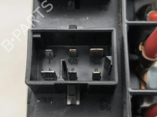Fuse box VW PASSAT B5.5 Variant (3B6) 1.9 TDI | BP33398210E1  - Image 8