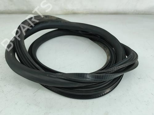 Used Rubber door seal Rubber door seal MERCEDES-BENZ EQE (V295) EQE 350+ (295.121) (292 hp) 33471763 33471763