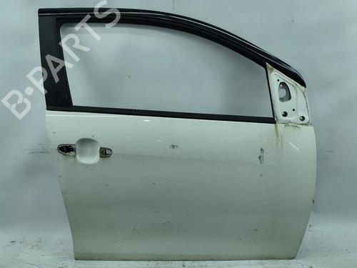 right-front-door-toyota-aygo-_b4_-2014-24619879 main image