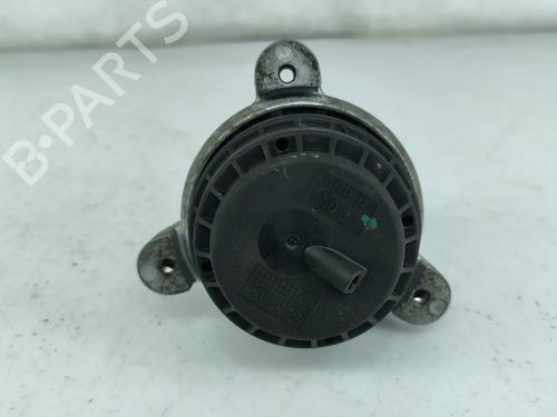 Used Engine mount Engine mount BMW 5 Touring (F11) 520 d xDrive (163 hp) 33608270 33608270