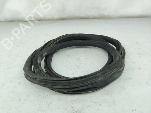 Used Rubber door seal Rubber door seal MERCEDES-BENZ CLA (C118) CLA 250 e (118.386) (218 hp) 33676075 33676075