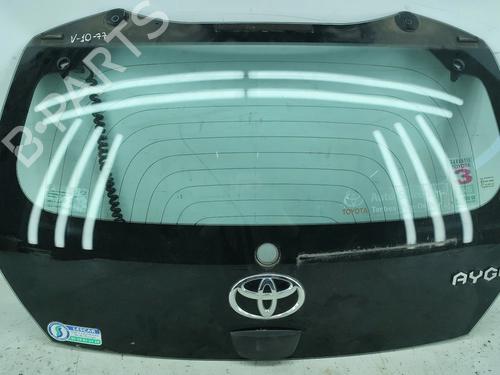 bootlid-window-toyota-aygo-_b4_-2014-33623892 main image