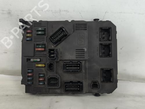 Used Fuse box Fuse box 33695594 33695594