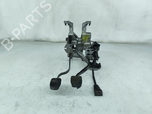 pedal-audi-80-b4-avant-8c5-1991-1992-1993-1994-1995-1996-33706538 main image