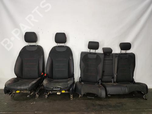 Used Seats set Seats set MERCEDES-BENZ GLA (H247) GLA 200 d (247.712) (150 hp) 33796944 33796944