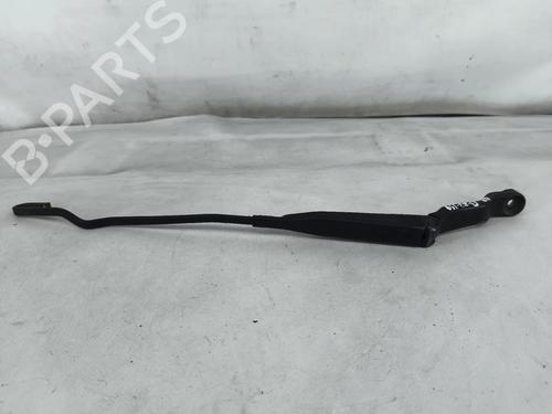 Used Front windshield wiper arm Front windshield wiper arm 33800563 33800563
