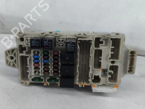 Used Fuse box Fuse box 33824383 33824383