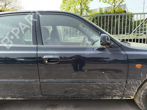Dør højre fortil Dør højre fortil HYUNDAI ACCENT II (LC) 1.3 (86 hp) 33875649 33875649